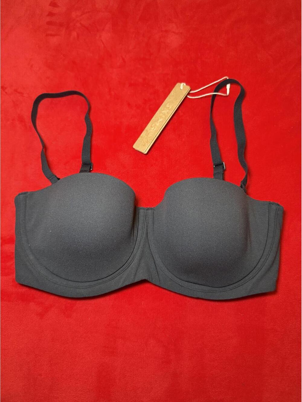 Skims Fits Everybody Strapless Bra Color ONYX Size 32B